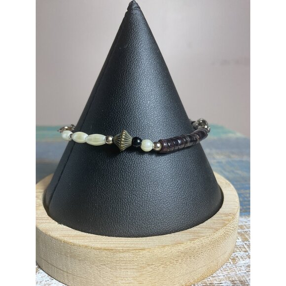 Vintage Style Beaded Bracelet With Mixed Metals & Pearl Accents - Picture 3 of 4